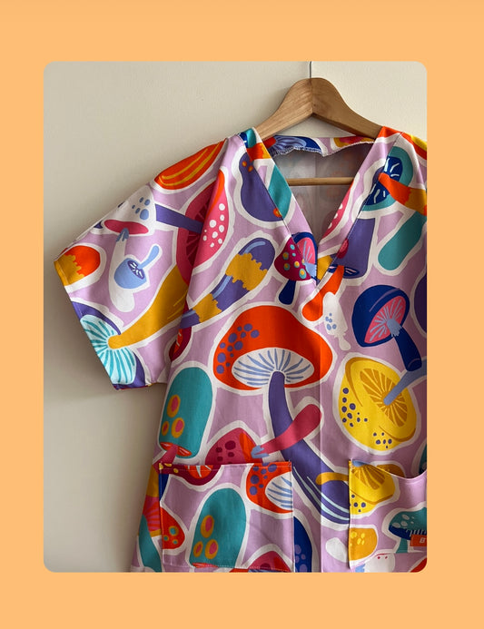 MUSHIE SCRUB TOP